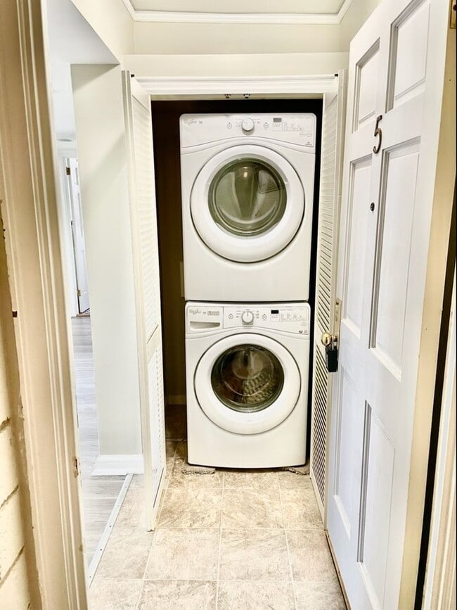 Building Photo - Beautiful 1 Bed 1 Bath near Moses Cone and...