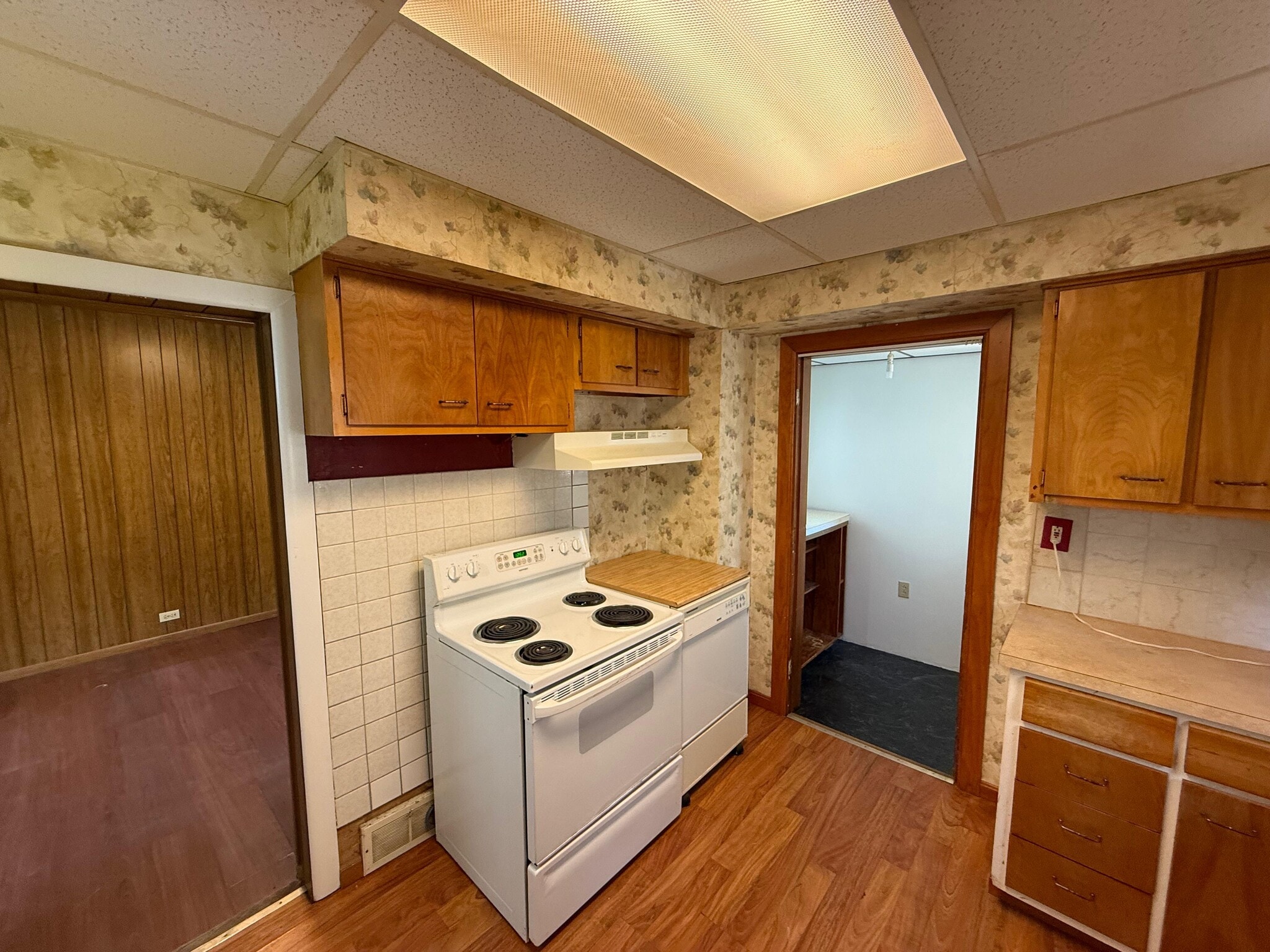Building Photo - 9906 Zimmer Ave