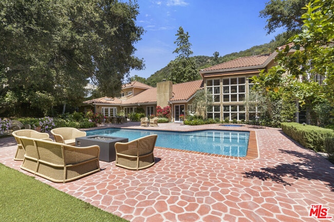 Building Photo - 3265 Mandeville Canyon Rd