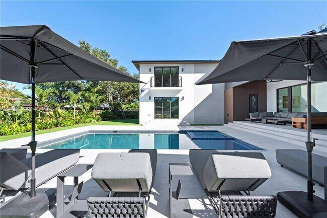 Building Photo - 1881 NE 196th Terrace