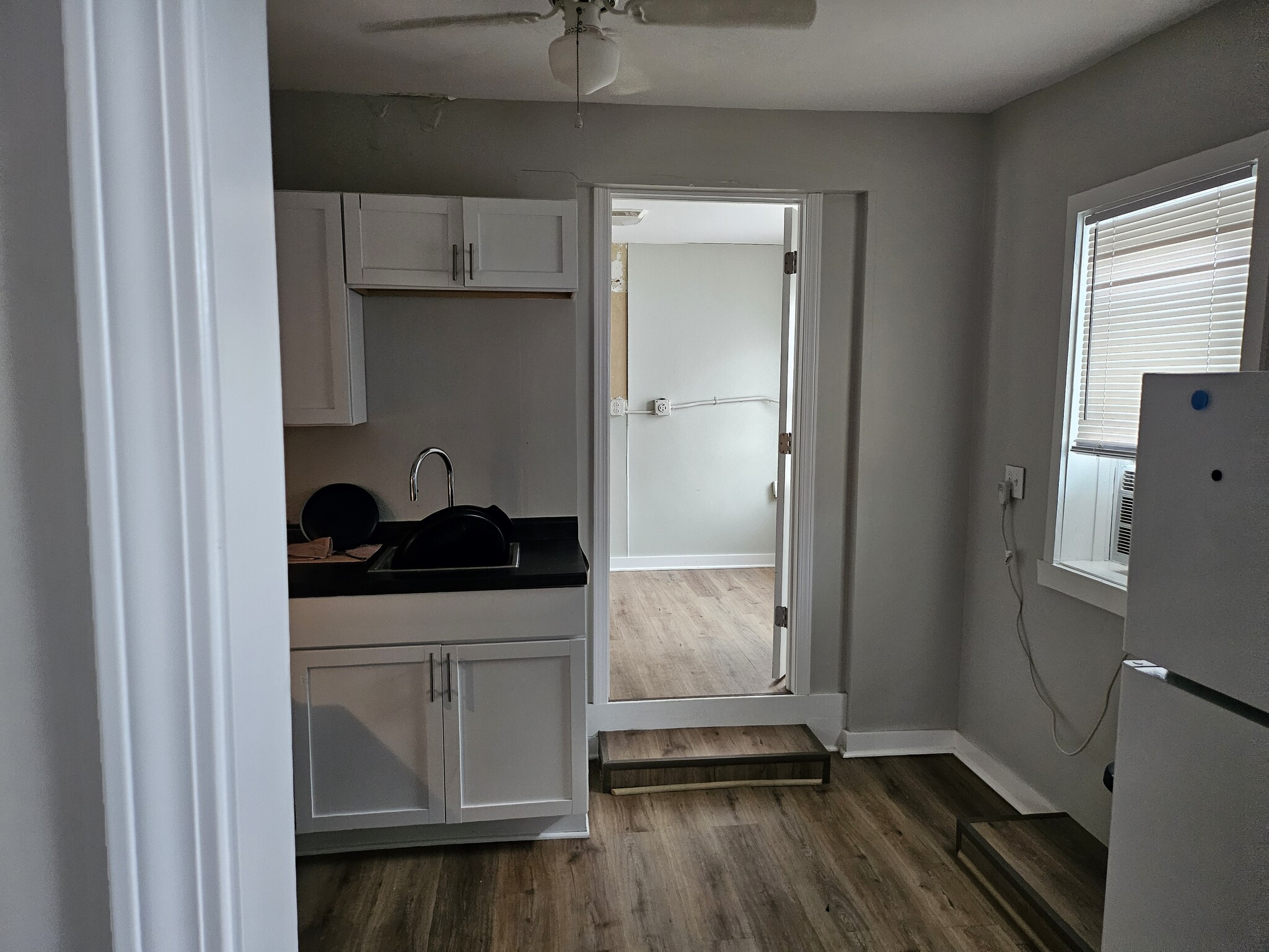 Kitchen - 613 Poplar St