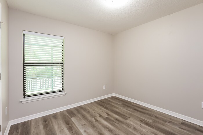 Building Photo - 674 Chatham Walk Dr