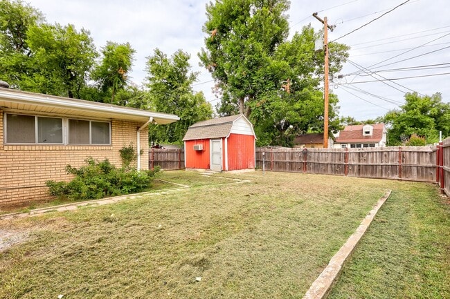 Building Photo - 3 bed 2 bath home in Bethany, OK