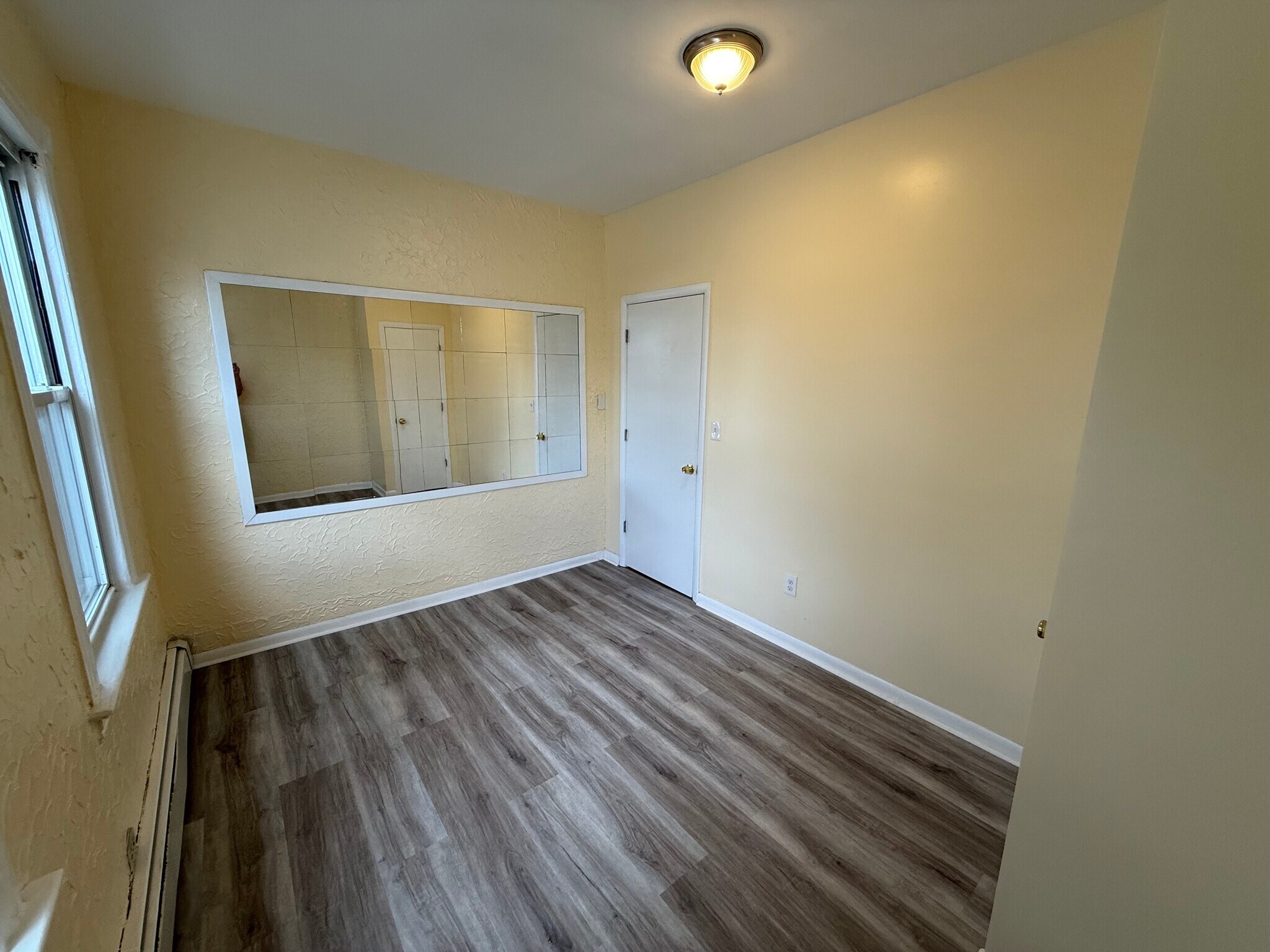 Building Photo - 144 Midland Ave