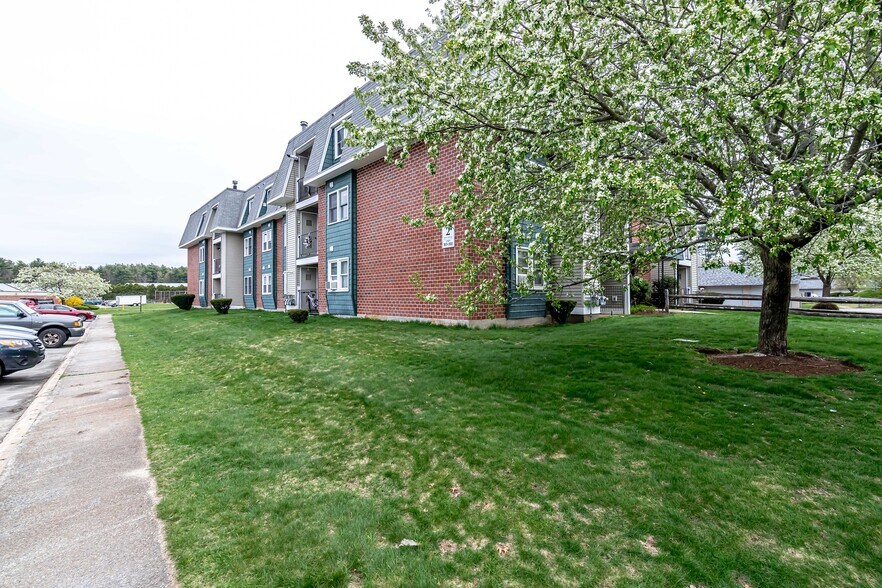 Building Photo - 2 New Haven Dr