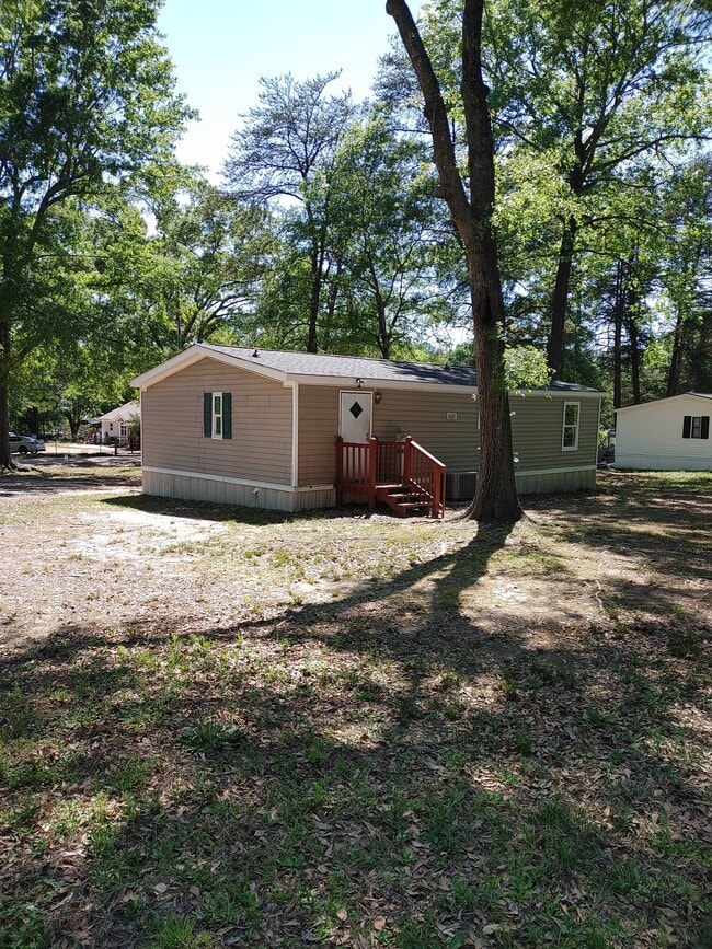 Building Photo - 30 Cambridge Dr