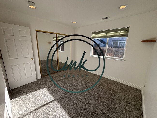 Building Photo - Beautiful home in Carson Valley