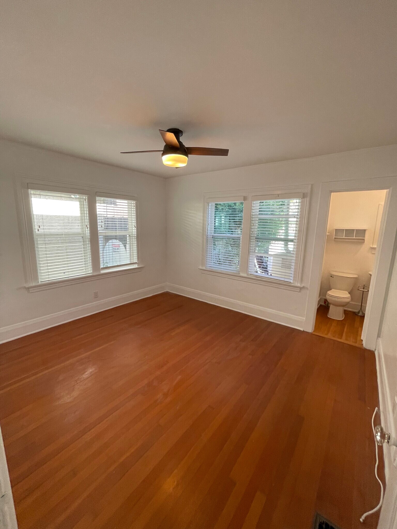 Building Photo - 508 S Catalina Ave