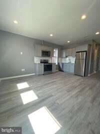 Building Photo - 22 S 51st St