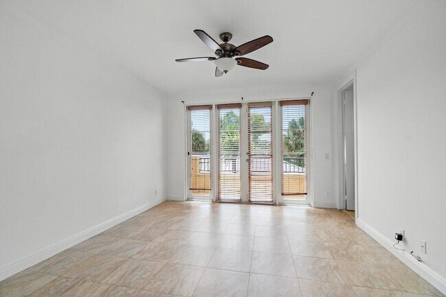 Building Photo - 811 S Federal Hwy