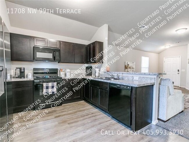 Building Photo - 11708 NW 99th Ter