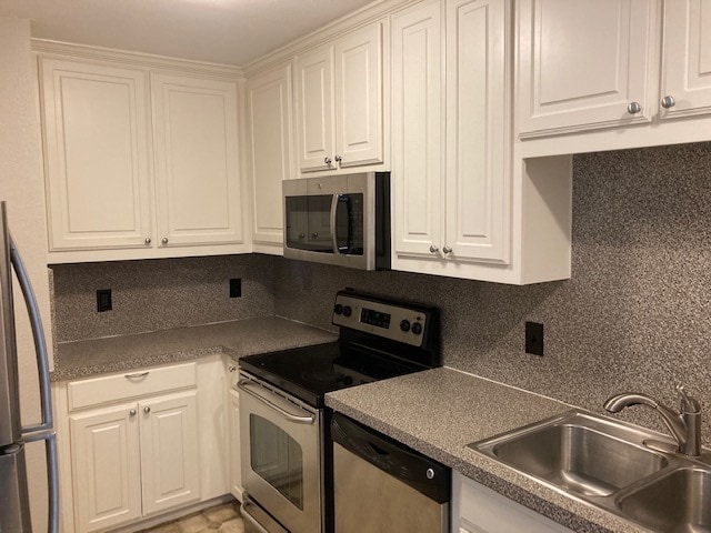 Kitchen - 6010 E University Blvd