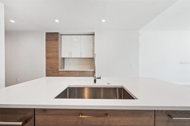 Building Photo - 301 1st St S