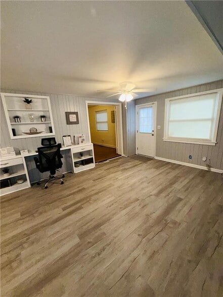 Building Photo - 901 7th Ave