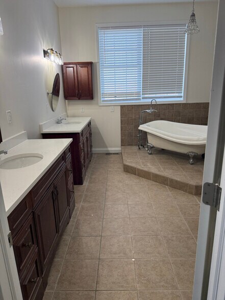 Building Photo - 3556 W 73rd Ave