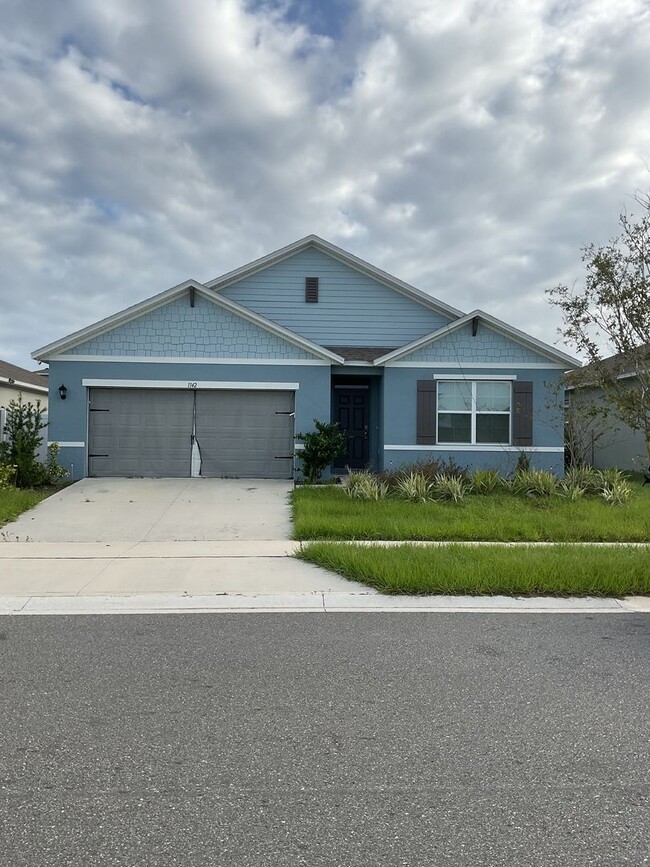 Building Photo - Stunning SFH in Haines City