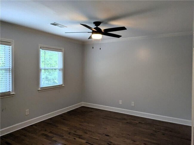 Building Photo - 220 Indian Hills Ct