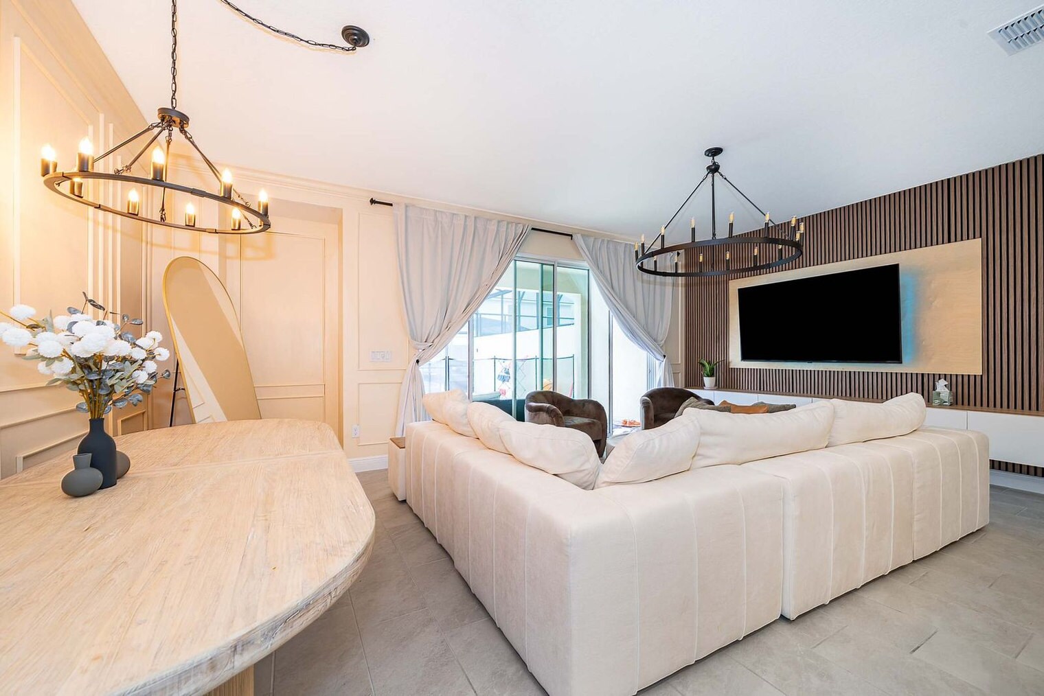 Building Photo - 1660 Tropical Palms Cir