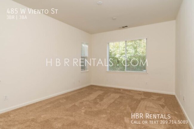 Building Photo - 485 W Viento St