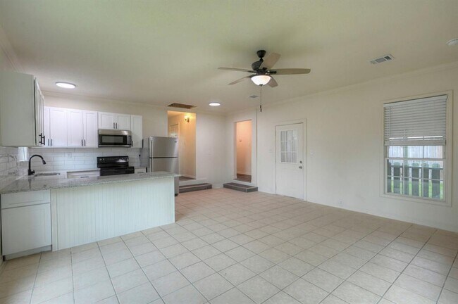 Building Photo - 9574 Darkwood St
