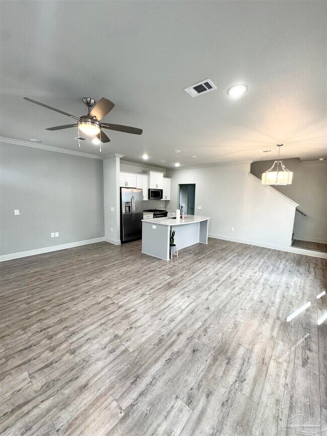 Building Photo - 1191 W Romana St