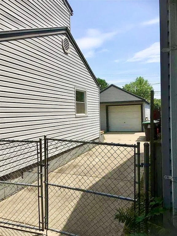 Building Photo - 6171 Wilkie St