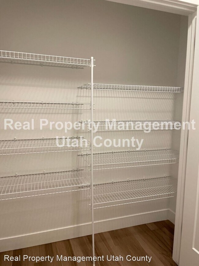 Building Photo - 3 br, 2 bath House - 3694 W 1800 N #V303