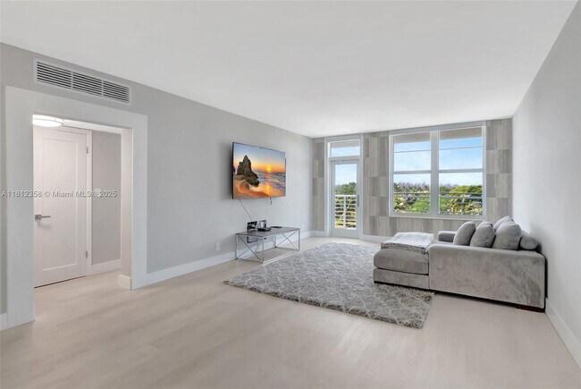 Building Photo - 2851 S Ocean Blvd