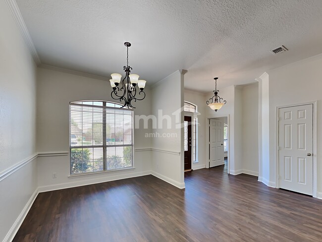 Building Photo - 337 Stanley Dr