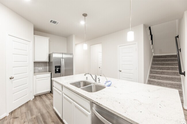 Building Photo - 13118 Everpine Trl