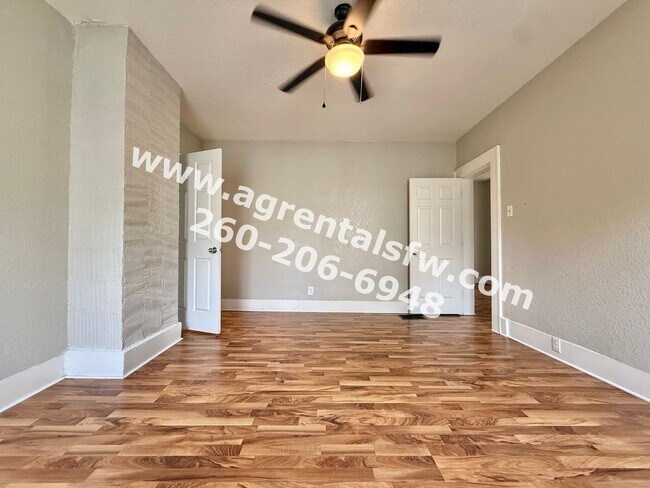 Building Photo - 310 W Dewald St