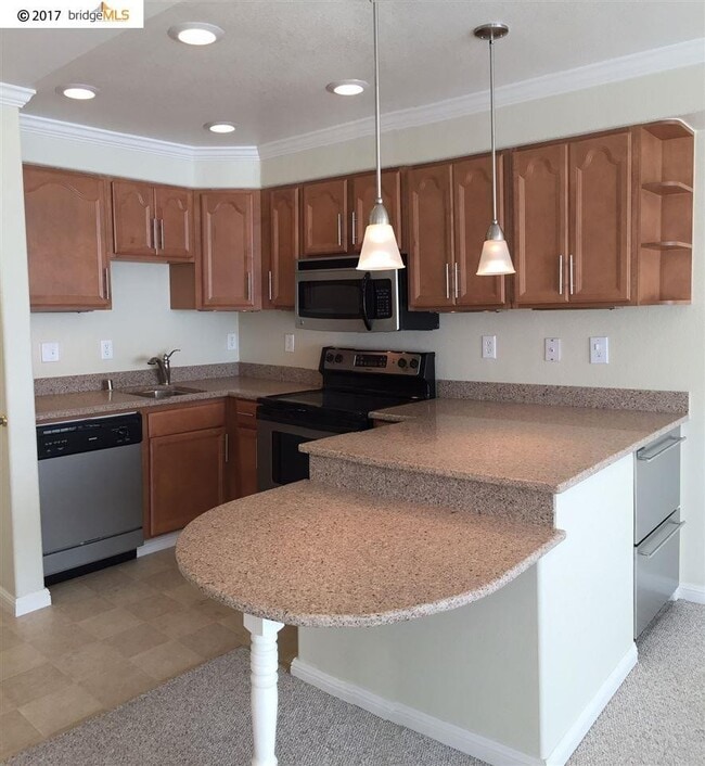 Building Photo - Lovely upgraded studio condo with resort-like amenities at desirable Watergate by the bay!
