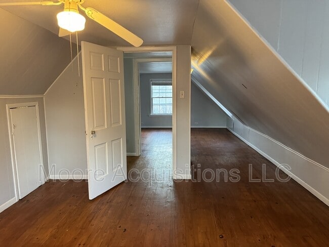 Building Photo - 901 W Brockett St