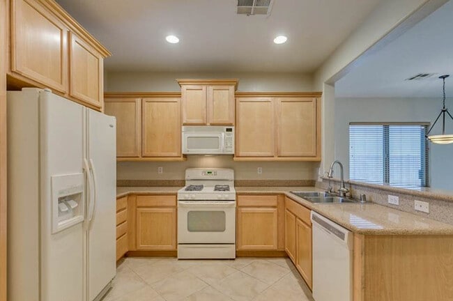 Building Photo - 5985 Falconer Ave