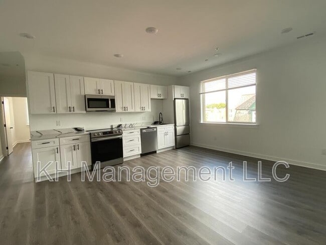 Primary Photo - 3414 Haverford Ave