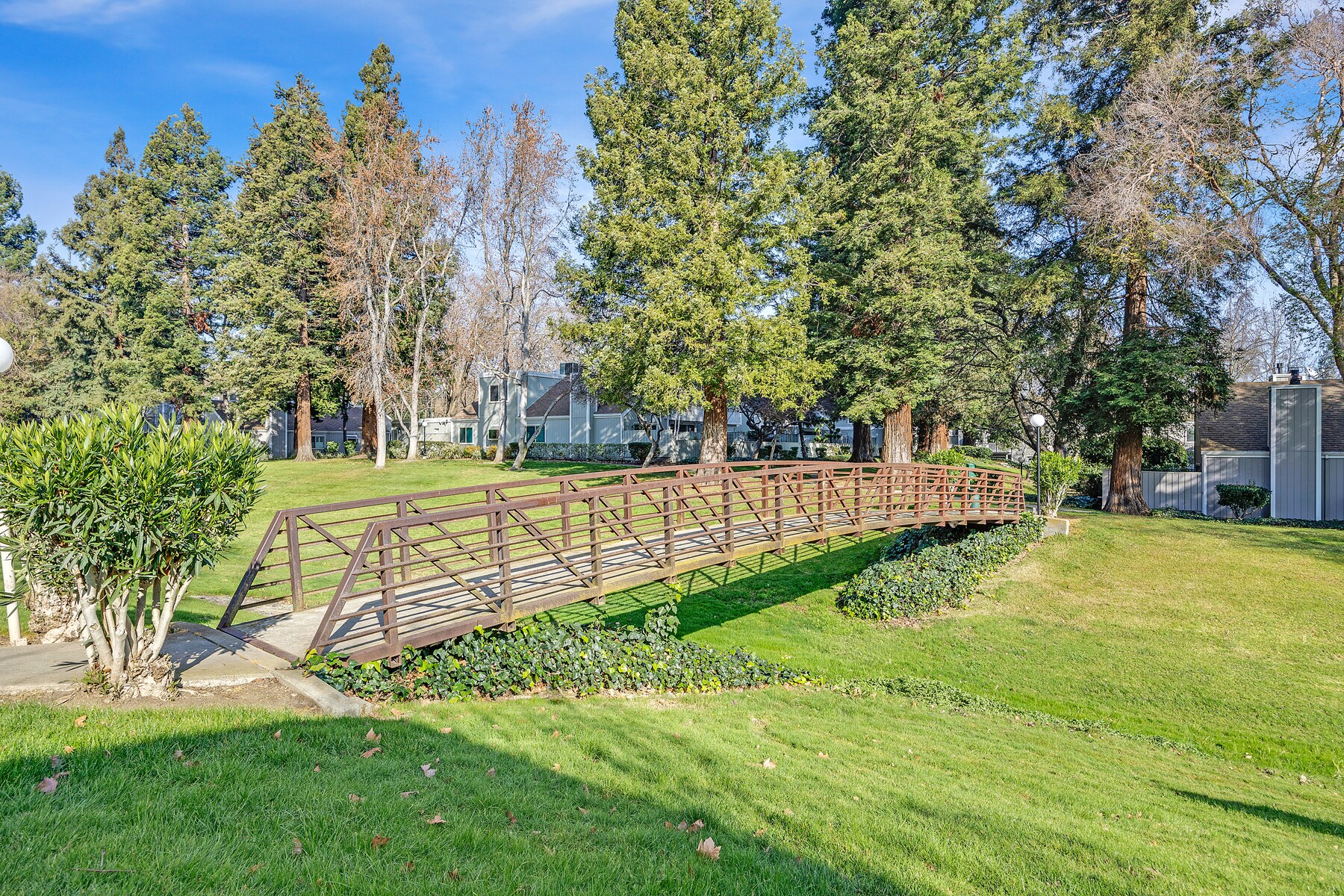 Building Photo - 7551 Maywood Dr