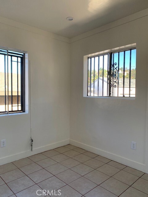 Building Photo - 2005 W Ave 33