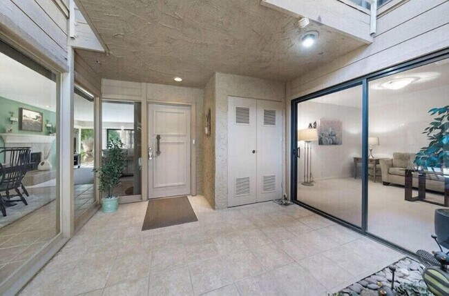 Building Photo - 46568 Arapahoe Dr