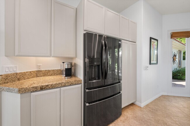 Building Photo - 50500 Cypress Point Dr