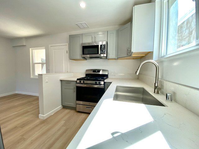 Building Photo - 11700 Dorothy St