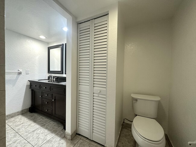 Building Photo - 354 Lake Arbor Dr