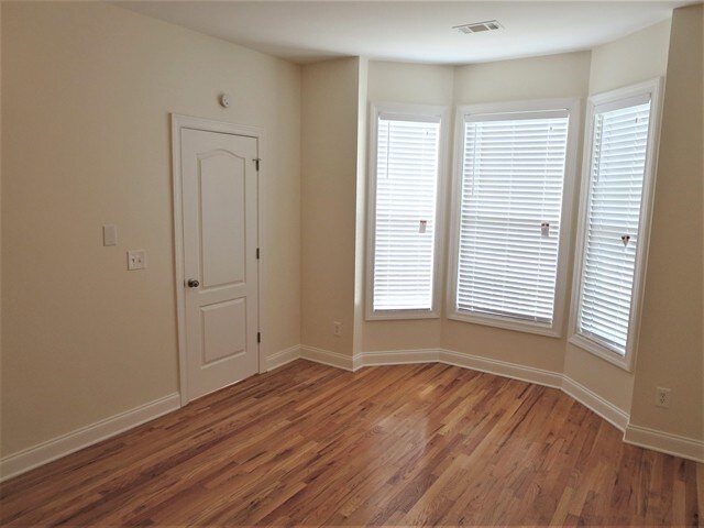 Building Photo - 5592 Lair Ln