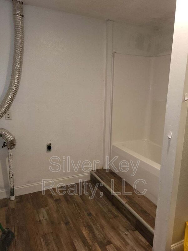 Building Photo - 223 Lakewood Subdivision Rd