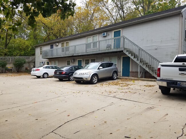 Building Photo - 703 S 4th St