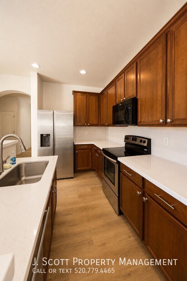 Building Photo - 4172 E Santa Fe Ln