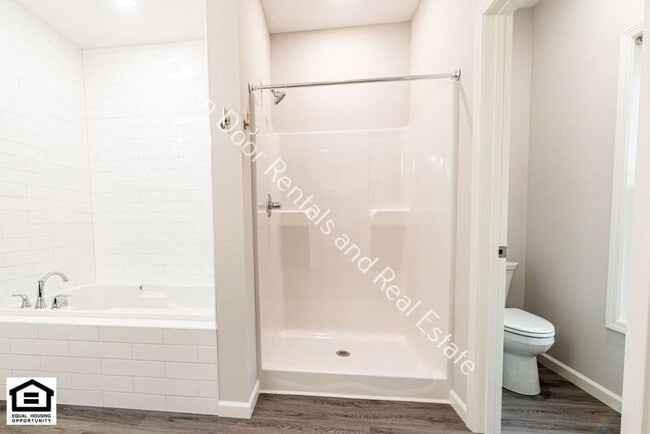 Building Photo - 307 Toledo St