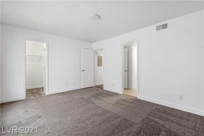 Building Photo - 3749 Carlyle Dr