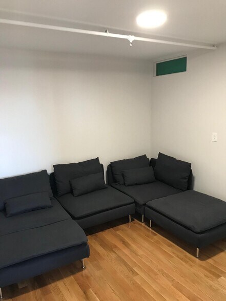 Building Photo - 81 Westland Ave