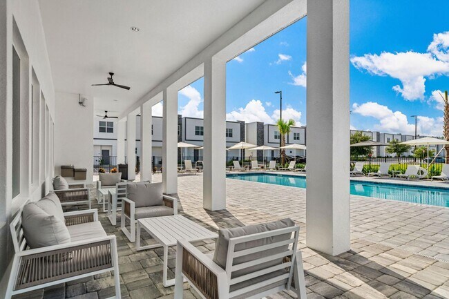 Building Photo - 384 Famagusta Dr