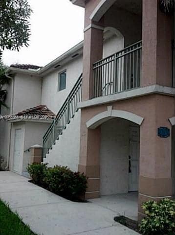 Building Photo - 1250 SE 28th Ct